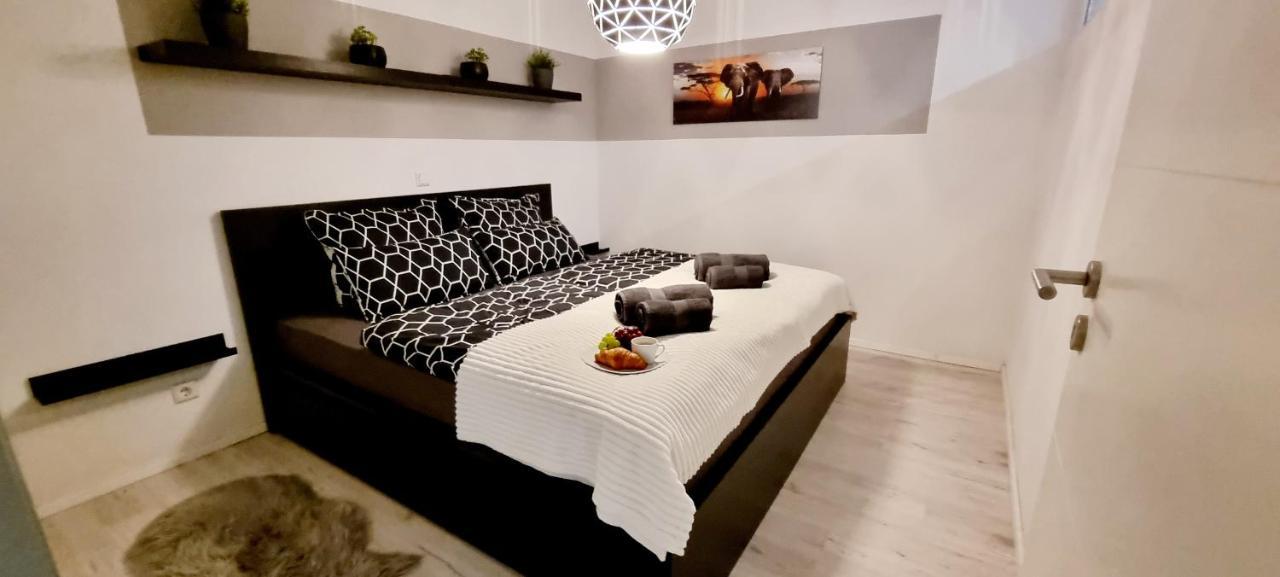 New Modern Selfcheckin Publicfreeparking Highspeed Wifi Kingsizebed Apartamento Baden-Baden Exterior foto