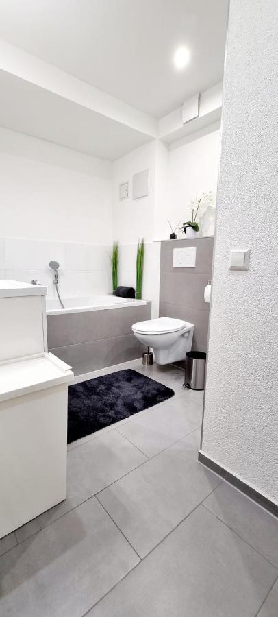 New Modern Selfcheckin Publicfreeparking Highspeed Wifi Kingsizebed Apartamento Baden-Baden Exterior foto